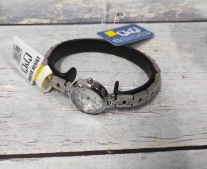 Zegarek Q55B-002P Damski Klasyczny Srebrny 30M . 3