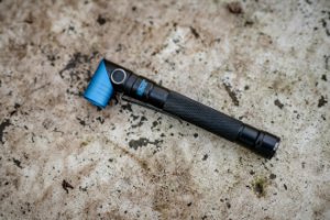 Latarka taktyczna Newell FL250L USB-C 6