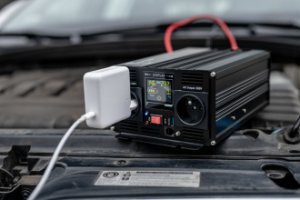 Przetwornica Newell Przetwornica napięcia z czystą sinusoidą - 12 V / 230 V, 1000 W 11