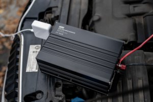 Przetwornica Newell Przetwornica napięcia z czystą sinusoidą - 12 V / 230 V, 1000 W 12