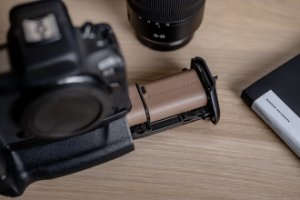 Battery Pack Newell BG-R10 do Canon 8