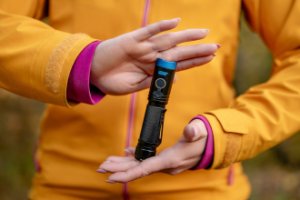 Latarka taktyczna Newell FL1000 USB-C 11