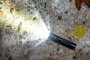 Latarka taktyczna Newell FL1000 USB-C 18