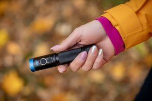 Latarka taktyczna Newell FL1000 USB-C 9