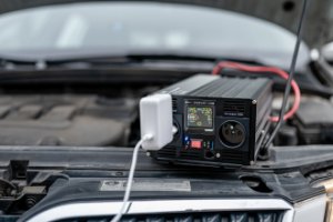 Przetwornica Newell Przetwornica napięcia z czystą sinusoidą - 12 V / 230 V, 2000 W 14