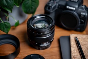 Obiektyw Voigtlander Nokton 50 mm f/1,0 do Canon RF 14