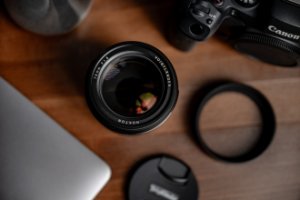 Obiektyw Voigtlander Nokton 75 mm f/1,5 do Canon RF 11