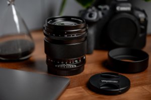 Obiektyw Voigtlander Nokton 75 mm f/1,5 do Canon RF 9