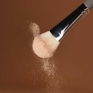 Boho Beauty Pędzel do Twarzy 115V Face Finish Vegan 2