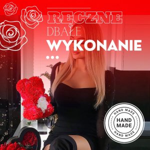 Springos Miś z płatków róż czerwony z białym sercem 25 cm rose bear z opakowaniem UNIWERSALNY 3