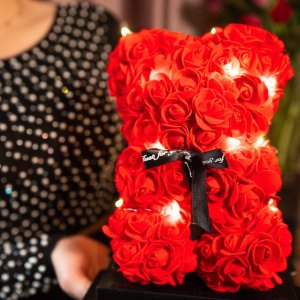 Springos Miś z płatków róż czerwony 25 cm rose bear z kokardką i lampkami LED biały ciepły UNIWERSALNY 18