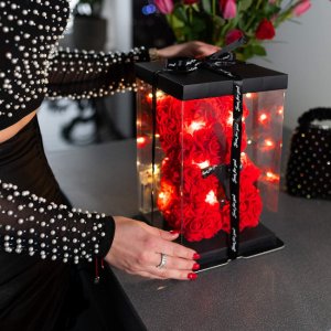 Springos Miś z płatków róż czerwony 25 cm rose bear z kokardką i lampkami LED biały ciepły UNIWERSALNY 20