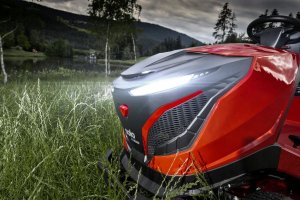 Traktor ogrodowy T22-110.4 HDH-A V2 Solo by AL-KO 127709 z agregatem i kołami rolniczymi 11