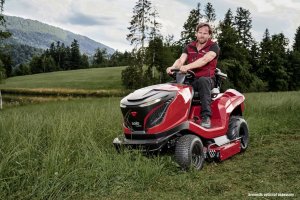 Traktor ogrodowy T22-110.4 HDH-A V2 Solo by AL-KO 127709 z agregatem i kołami rolniczymi 10