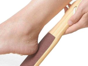 Tarka drewniana do stóp pięt pumeks dwustronna 3