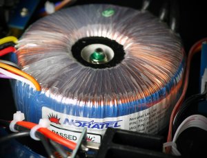 Audiolab 6000A Kolor: Srebrny 11