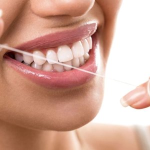 ORAL-B NIĆ DENTYSTYCZNA PRO EXPERT 3