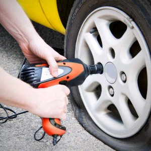 Klucz udarowy pneumatyczny HY-130B 12V z nasadkami 2