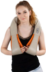 Masażer z ogrzewaniem Shiatsu masuje ramiona kark 3