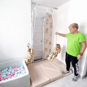 Drabinka gimnastyczna Next 1 pomarańczowa + ścianka Dino 225 cm + huśtawka 11