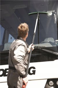 Vikan Vikan Forrudeskraber med svamp & teleskopskaft 710mm sort 9