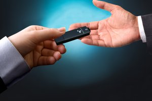 Pendrive DataLocker Sentry 5 Managed, 64 GB (S5-064-FE-M) 3