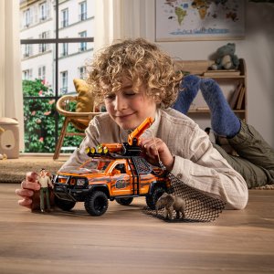 Schleich Adventure Jeep in the Jungle 13