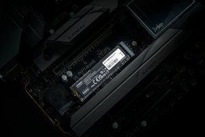 Dysk SSD Usorteret 1 TB KLEVV C715 M.2 2280 PCIE Gen3 NVME (K01TBM2SP0-C7T) 8