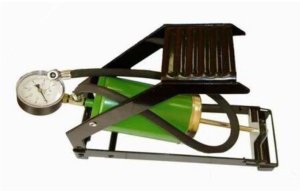 Foot pump with pressure gauge ALBURNUS 1