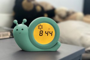 Alecto Baby Simon Snail sleep rhythm alarm clock, mint green 12