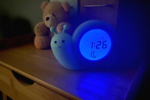 Alecto Baby Simon Snail sleep rhythm alarm clock, mint green 13