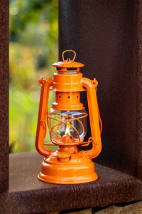 Feuerhand Lampa Naftowa Sztormowa 276 Orange 2