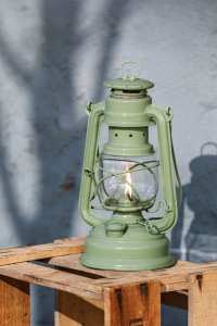 Feuerhand Lampa Naftowa Sztormowa 276 Sage Green 2