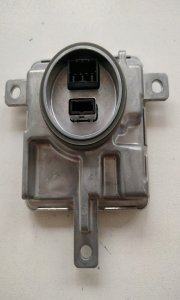 Przetwornica napięcia XENON L/P pasuje do: VOLVO V40 II, AUDI A1 8X, A3 8P, A3 8V, A4 B8, A5 8T, A6 C7, A7 C7, A8 D4, Q3 8U, Q5 8R, SEAT ALHAMBRA 7N, SKODA OCTAVIA II, OCTAVIA III 03.04-08.19 8