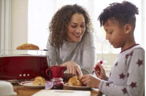 Toster Russell Hobbs Luna Solar Red Long Slot (23250-56) 3