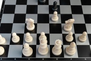 DUŻE SZACHY MAGNETYCZNE PODRÓŻNE NA MAGNES GRA 4