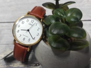 Zegarek QQ C66A-002P damski klasyczny złoty 31 mm . 2