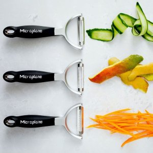 Victorinox Obieraczka Y Specialty ząbkowane ostrze 4