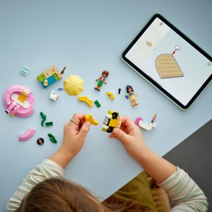 LEGO Friends Impreza na basenie z jednorożcem i flamingiem (42658) 2