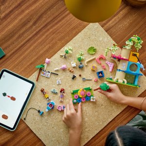 LEGO Friends Kocie przyjęcie urodzinowe i domek na drzewie (42666) 3