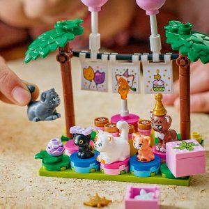 LEGO Friends Kocie przyjęcie urodzinowe i domek na drzewie (42666) 7
