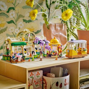 LEGO Friends Zielona kawiarnia i kwiaciarnia (42671) 3