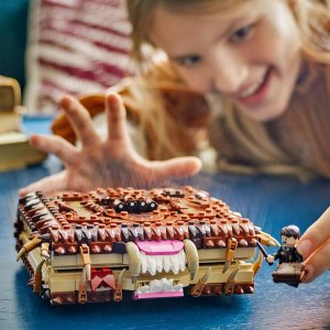 LEGO Harry Potter Potworna księga potworów z zębami (76449) 2