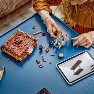 LEGO Harry Potter Potworna księga potworów z zębami (76449) 3