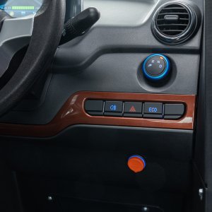 Czterokołowiec lekki, skuter elektryczny zabudowany z dachem MICRO CAR BILI BIKE SIGMA 4 LIT LiFePO4 brązowy jasne wnętrze 13