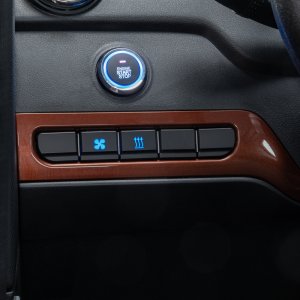 Czterokołowiec lekki, skuter elektryczny zabudowany z dachem MICRO CAR BILI BIKE SIGMA 4 LIT LiFePO4 brązowy jasne wnętrze 14