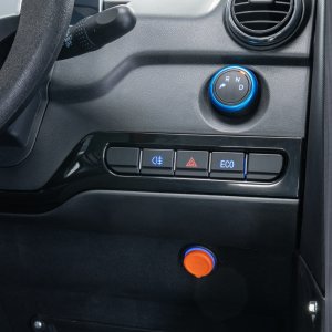 Czterokołowiec lekki, skuter elektryczny zabudowany z dachem MICRO CAR BILI BIKE SIGMA 4 LIT LiFePO4 czarny ciemne wnętrze 13