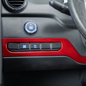 Czterokołowiec lekki, skuter elektryczny zabudowany z dachem MICRO CAR BILI BIKE SIGMA 4 LIT LiFePO4 czerwony jasne wnętrze 13