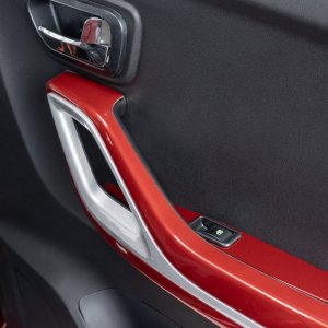 Czterokołowiec lekki, skuter elektryczny zabudowany z dachem MICRO CAR BILI BIKE SIGMA 4 LIT LiFePO4 czerwony ciemne wnętrze 15