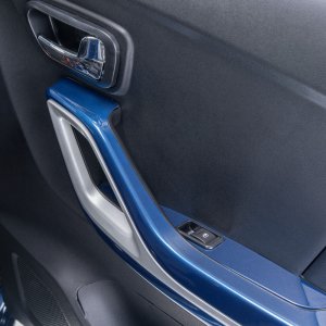 Czterokołowiec lekki, skuter elektryczny zabudowany z dachem MICRO CAR BILI BIKE SIGMA 4 LIT LiFePO4 niebieski ciemne wnętrze 15